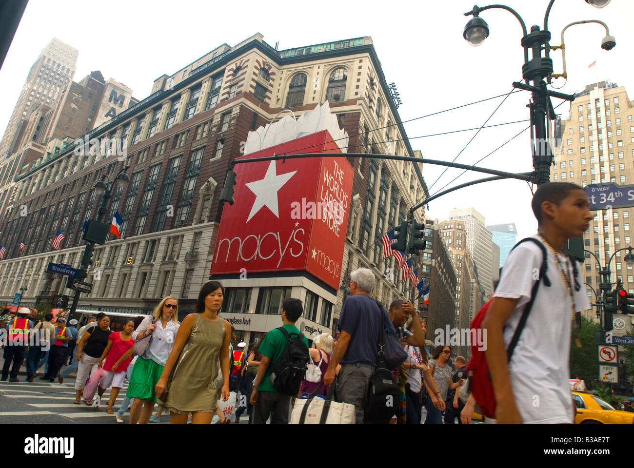 Macy s flagship department store in Herald Square a New York Richard B Levine Foto Stock