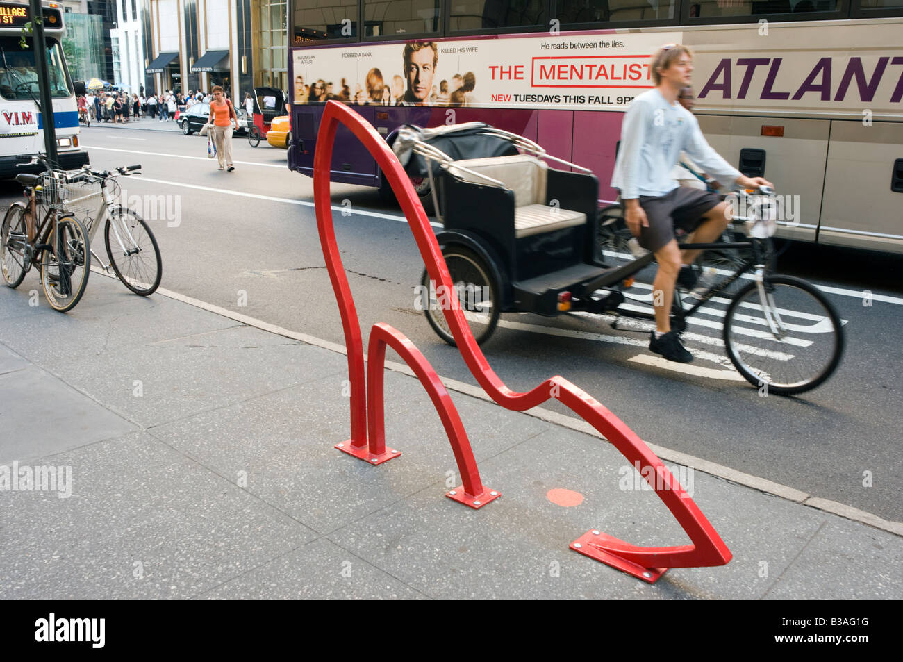 New York, NY David Byrne Portabiciclette esterno Bergdorf Goodman ©Stacy Rosenstock Walsh Foto Stock