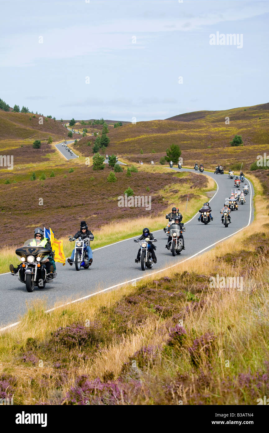 Thunder in the Glens è una corsa di massa annuale Harley-Davidson famosa dai motociclisti. Giro europeo di rally in bicicletta a Aviemore, Scozia, Regno Unito Foto Stock