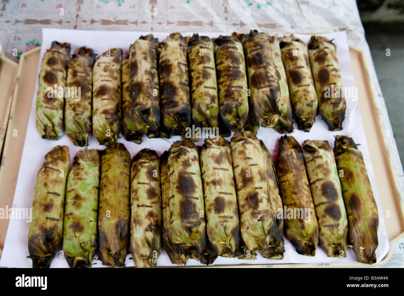 Banane alla griglia in stile tailandese Foto Stock