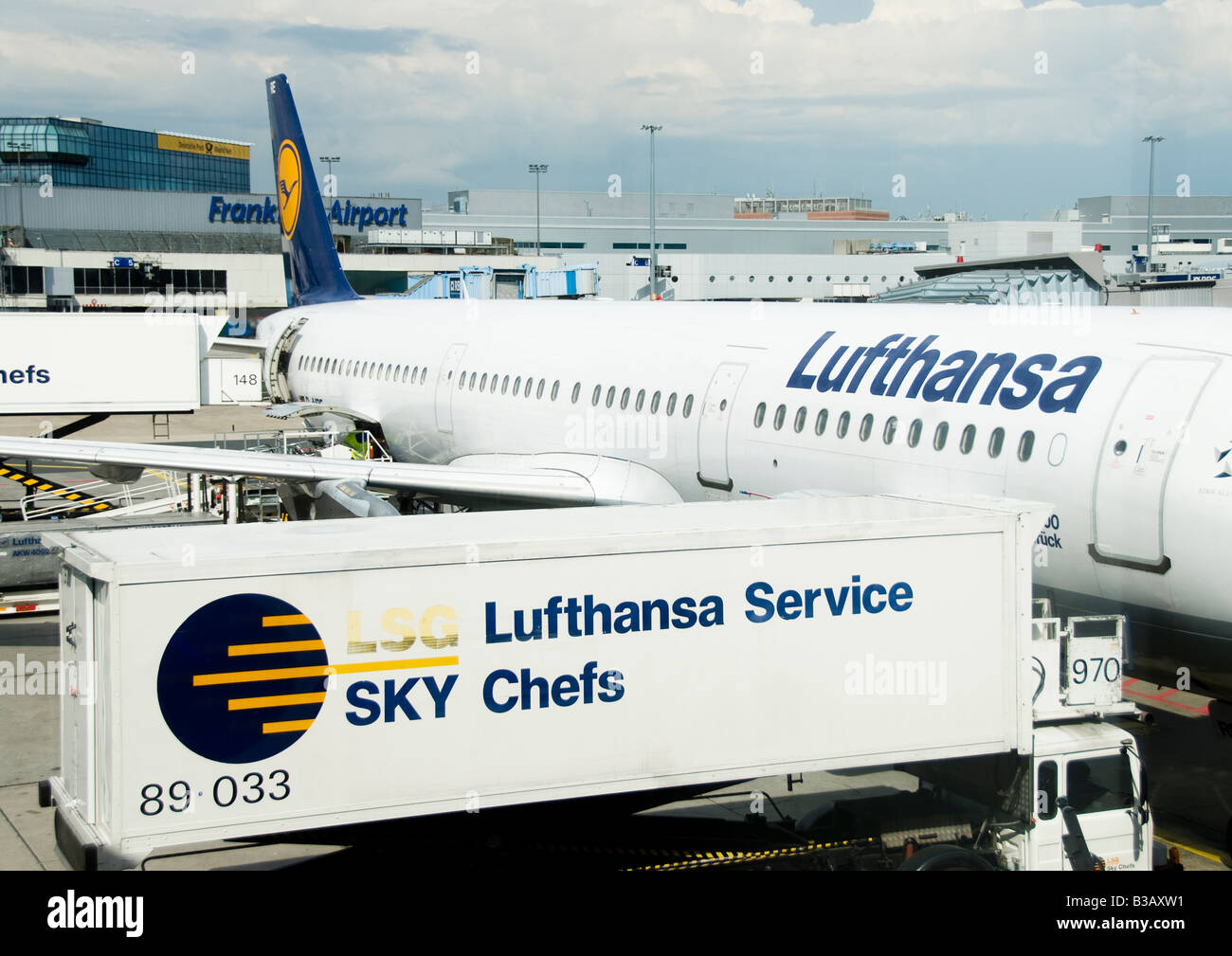 Le compagnie aeree Lufthansa all'aeroporto di Francoforte Foto Stock