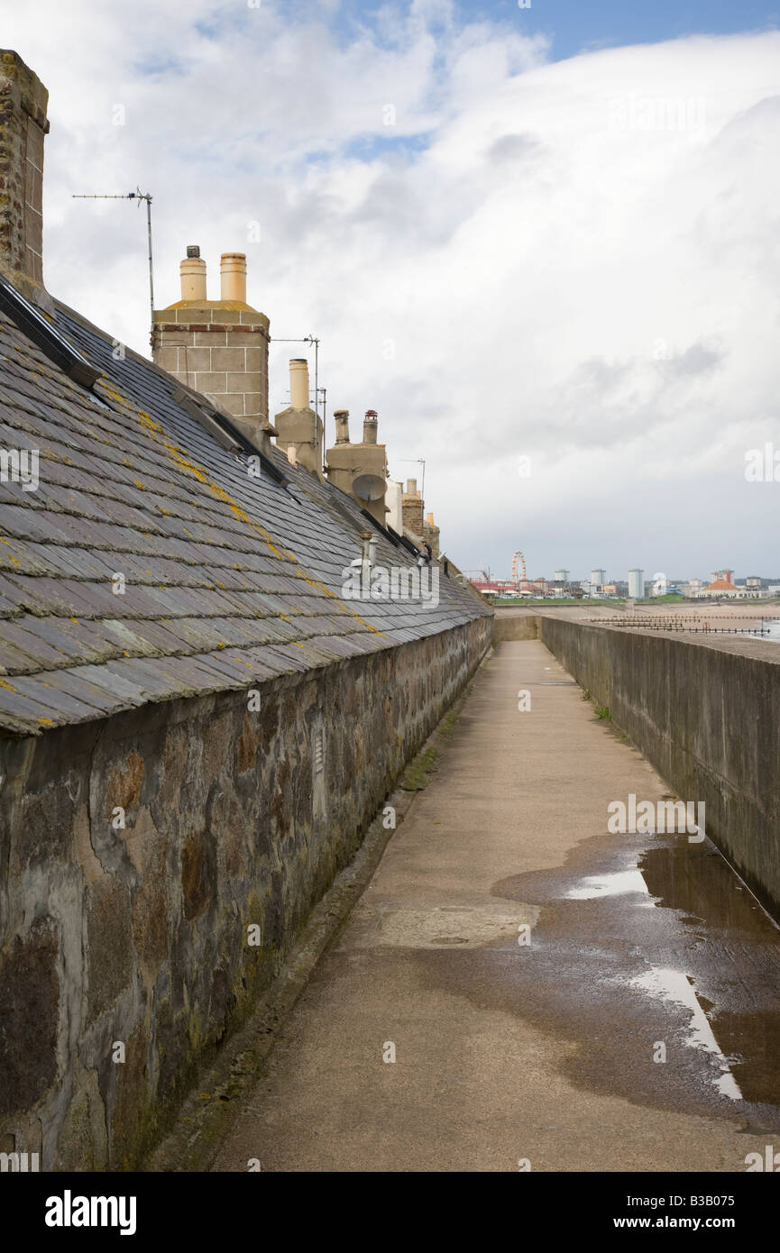 Case e giardini, capannoni in Footdee, St Fittick o Fittie, Aberdeen Scotland, Regno Unito. Fittie piazze, un modello di sistema di alloggiamento costruito per i pescatori in 1809. Foto Stock