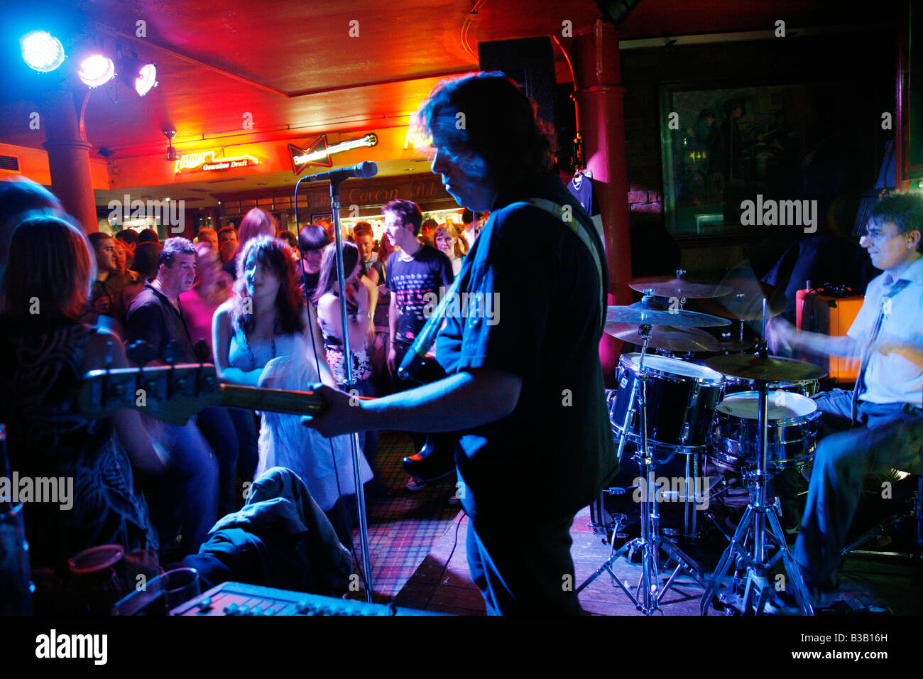 Luglio 2008 - Live music show al Cavern pub Liverpool England Regno Unito Foto Stock