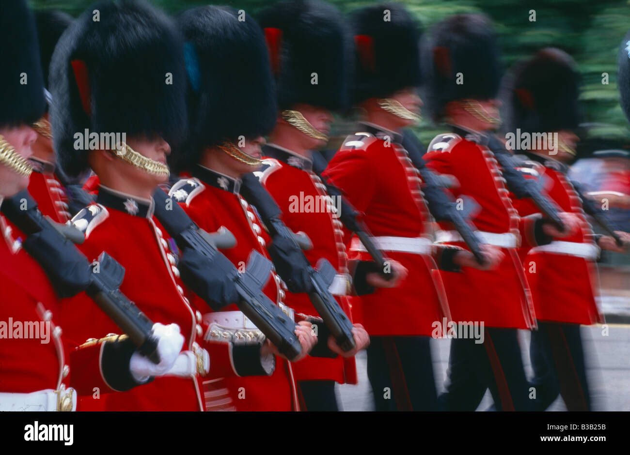 Le guardie scozzesi su parade, il Cambio della Guardia a Buckingham Palace, London, England, Regno Unito Foto Stock