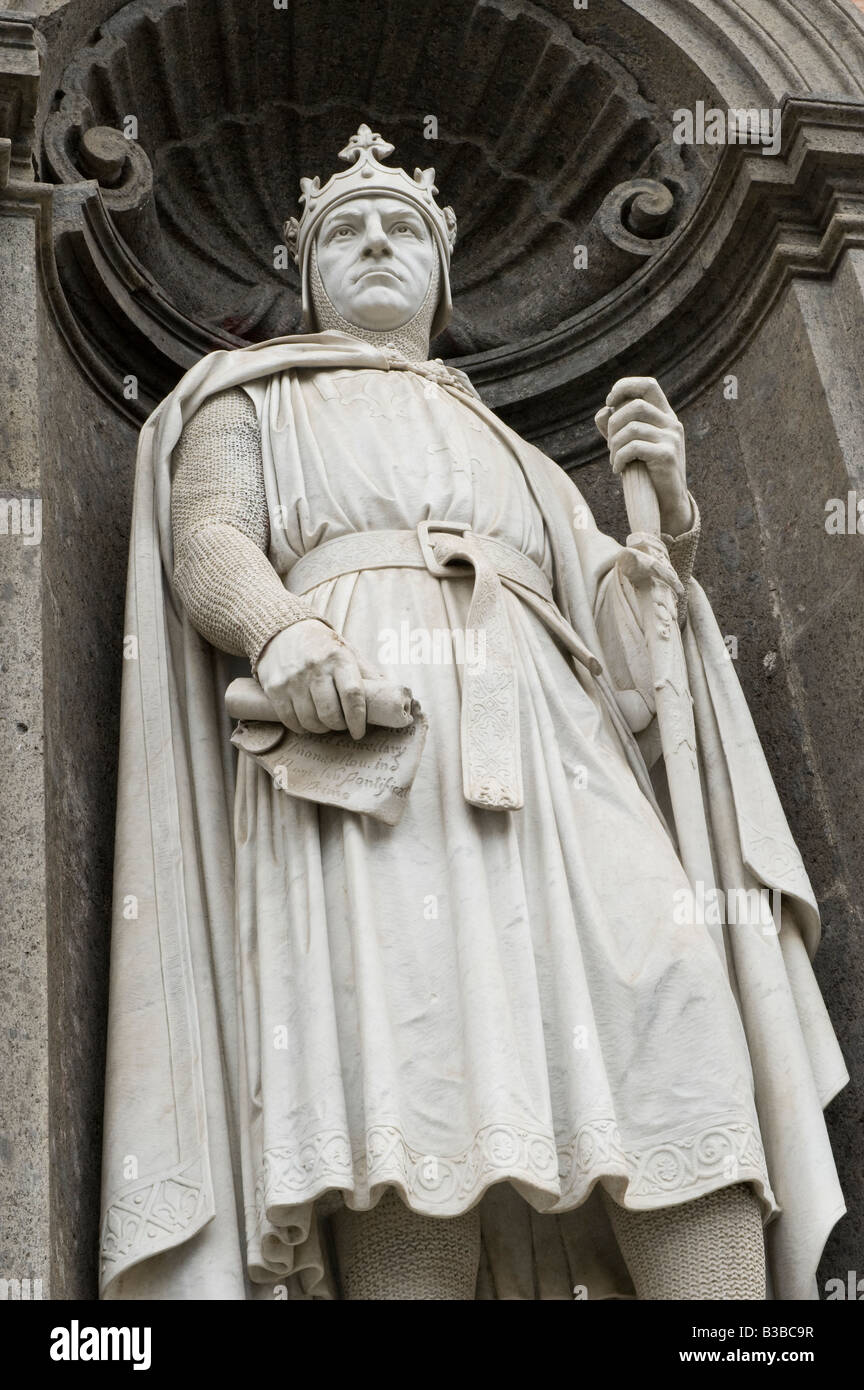 Statue al di fuori del Palazzo Reale Foto Stock