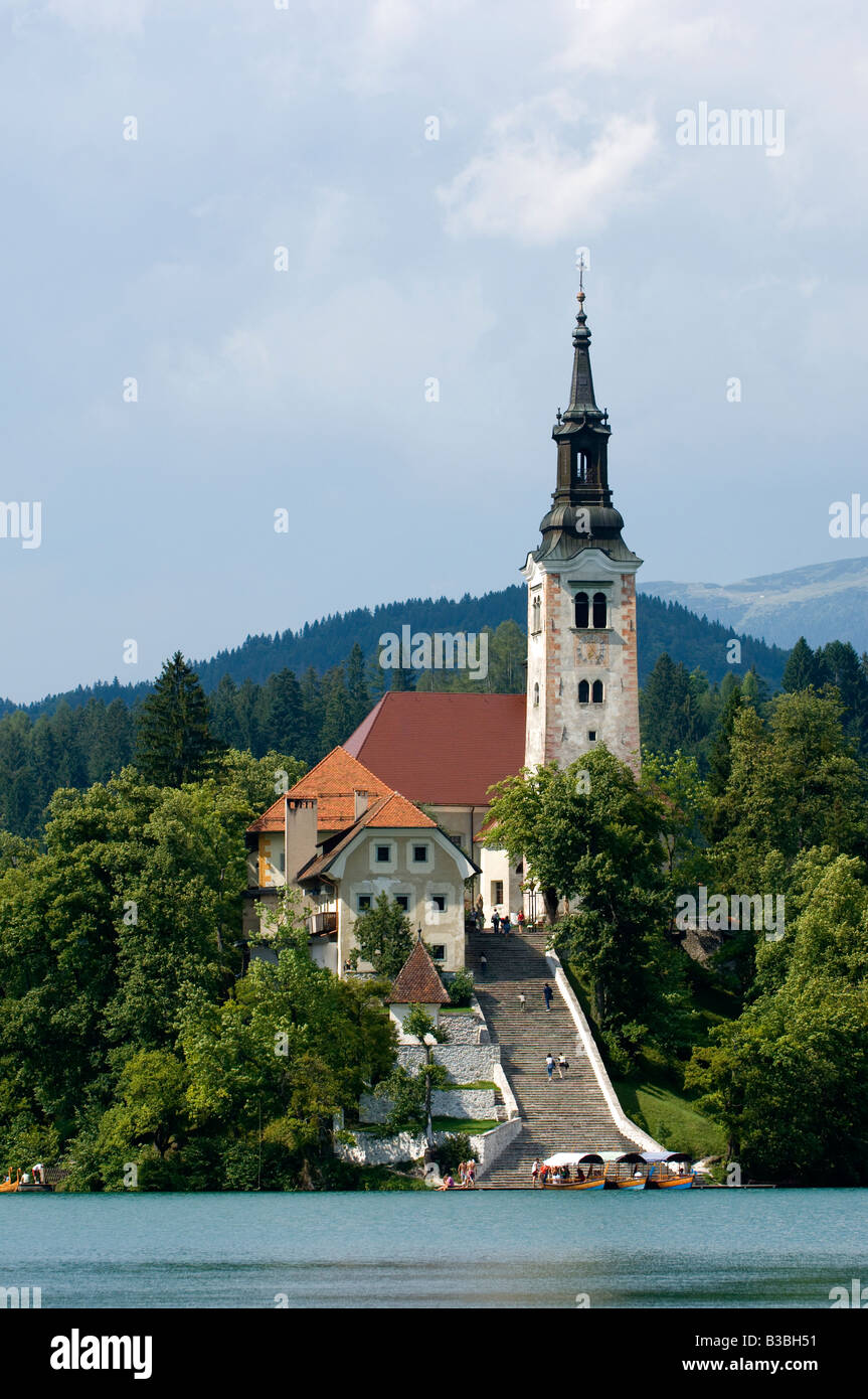 Il lago di Bled e St Mary s chiesa dell Assunzione della Slovenia Balcani Europa Foto Stock