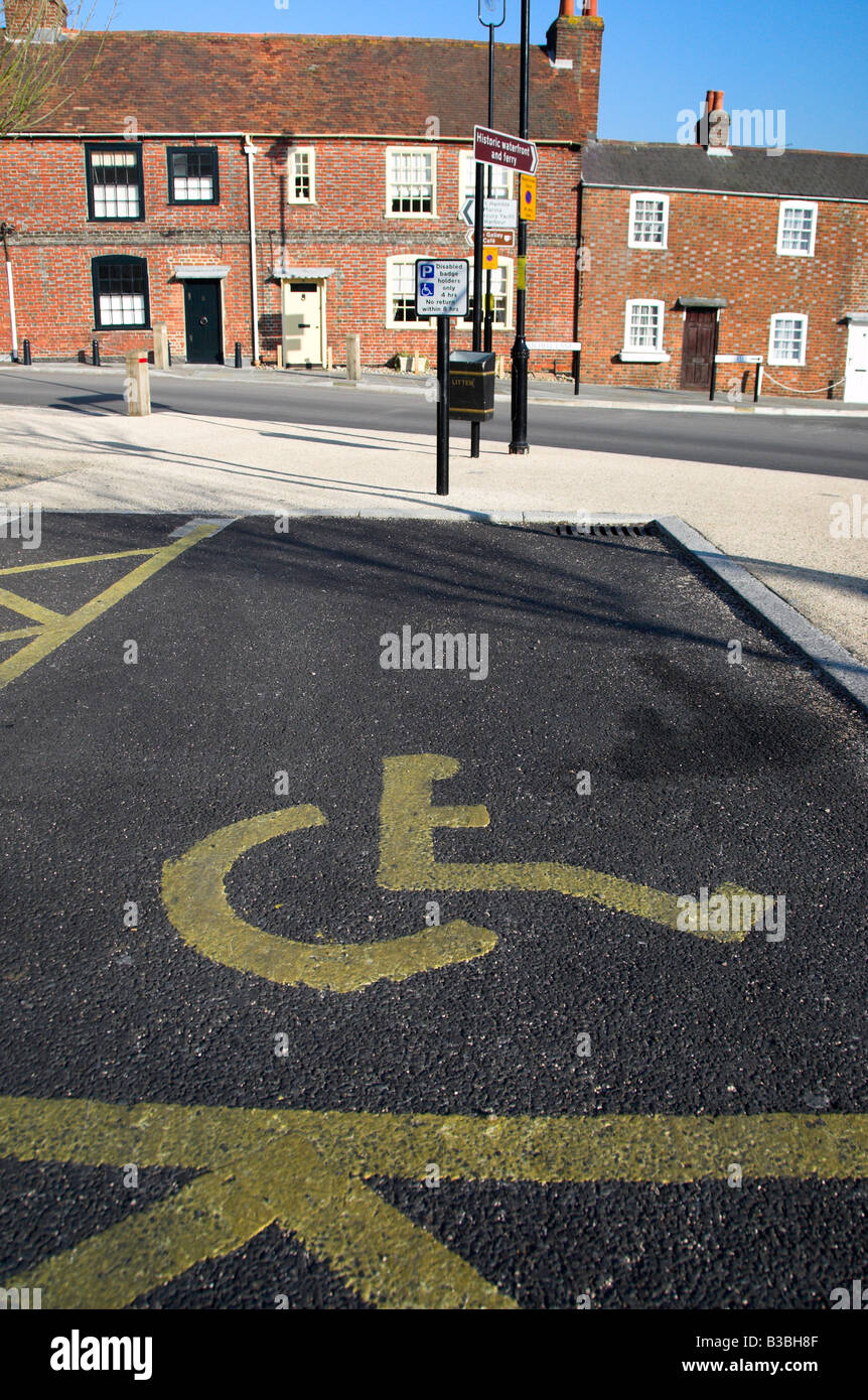 Parcheggio Disabili spazio in Hamble Village Foto Stock