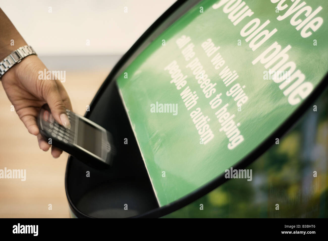 Riciclaggio di vecchi telefoni cellulari Foto Stock