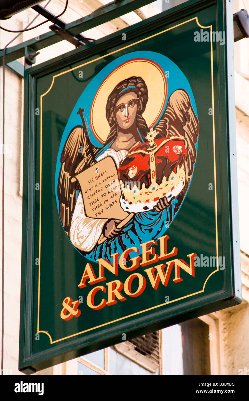 Angelo e corona segno Pub di Londra, Inghilterra Foto Stock