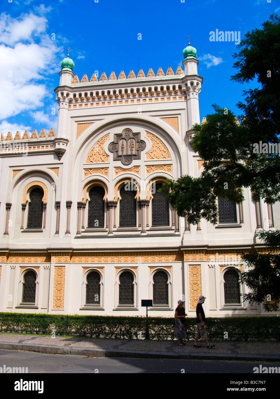 Praga Il vecchio quartiere ebraico Josefov esterno della Sinagoga Spagnola Repubblica Ceca Foto Stock