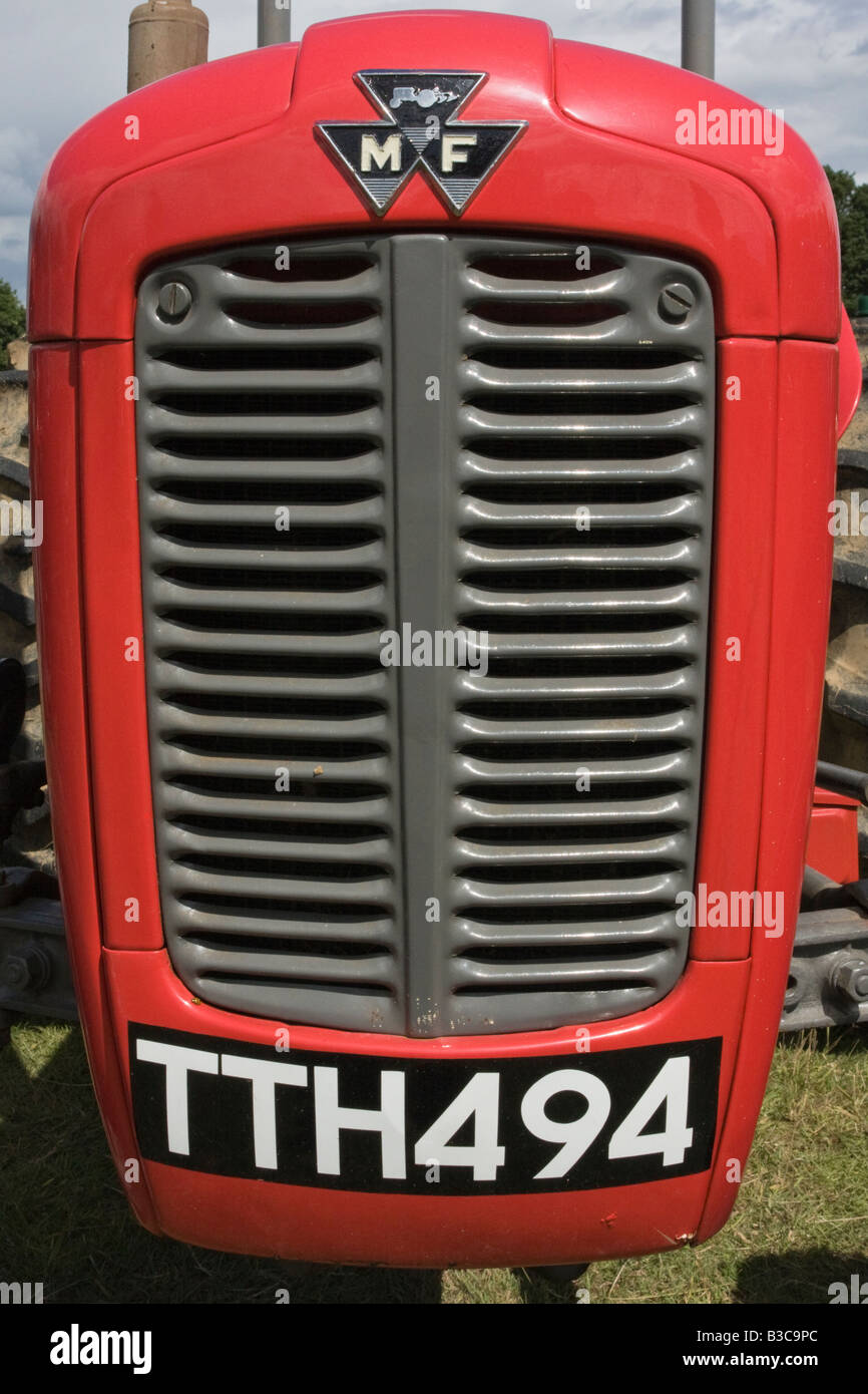 L'annata 1959 Massey Ferguson MF35 trattore Foto Stock