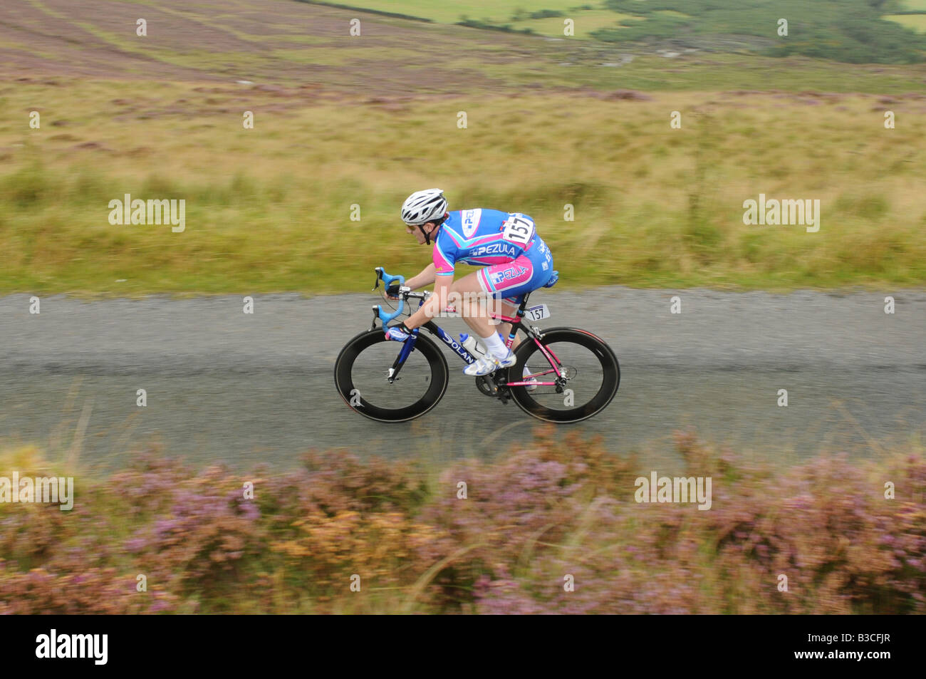 Martyn Irvine un team pezula rider racing sul monte leinster durante una tappa del Giro d'Italia 2008 Foto Stock