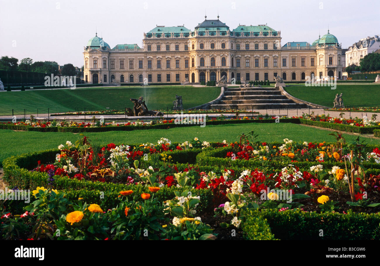 Austria, Vienna, Palazzo Belvedere. Il Belvedere è un palazzo in stile barocco complesso costruito dal Principe Eugenio di Savoia nel terzo distretto di Vienna, a sud-est del centro della città. Foto Stock