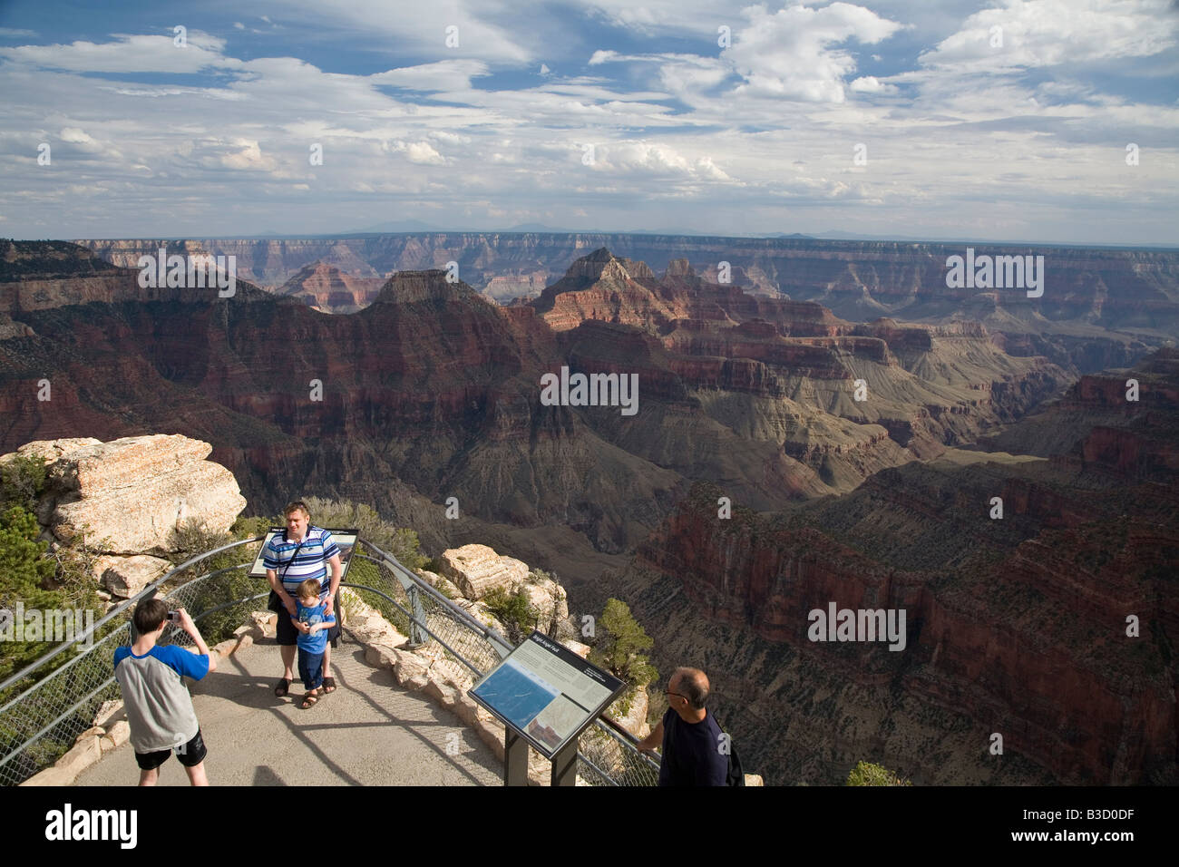 I visitatori a North Rim del Grand Canyon Foto Stock