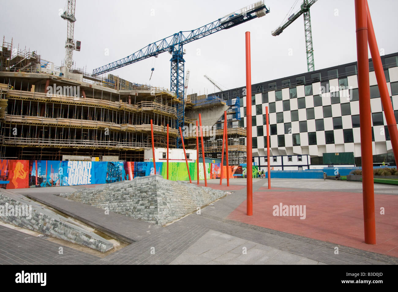 Grand Canal Square Dockland sviluppo centro della città di Dublino Irlanda Repubblica Irlandese EIRE Foto Stock