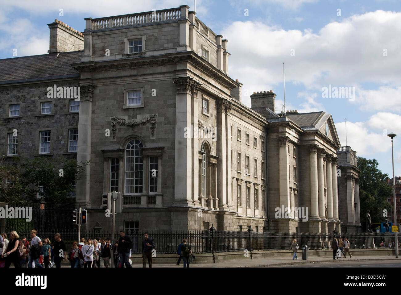 Fronte ovest Trinity College Dublin City Centre Irlanda Repubblica Irlandese EIRE Foto Stock