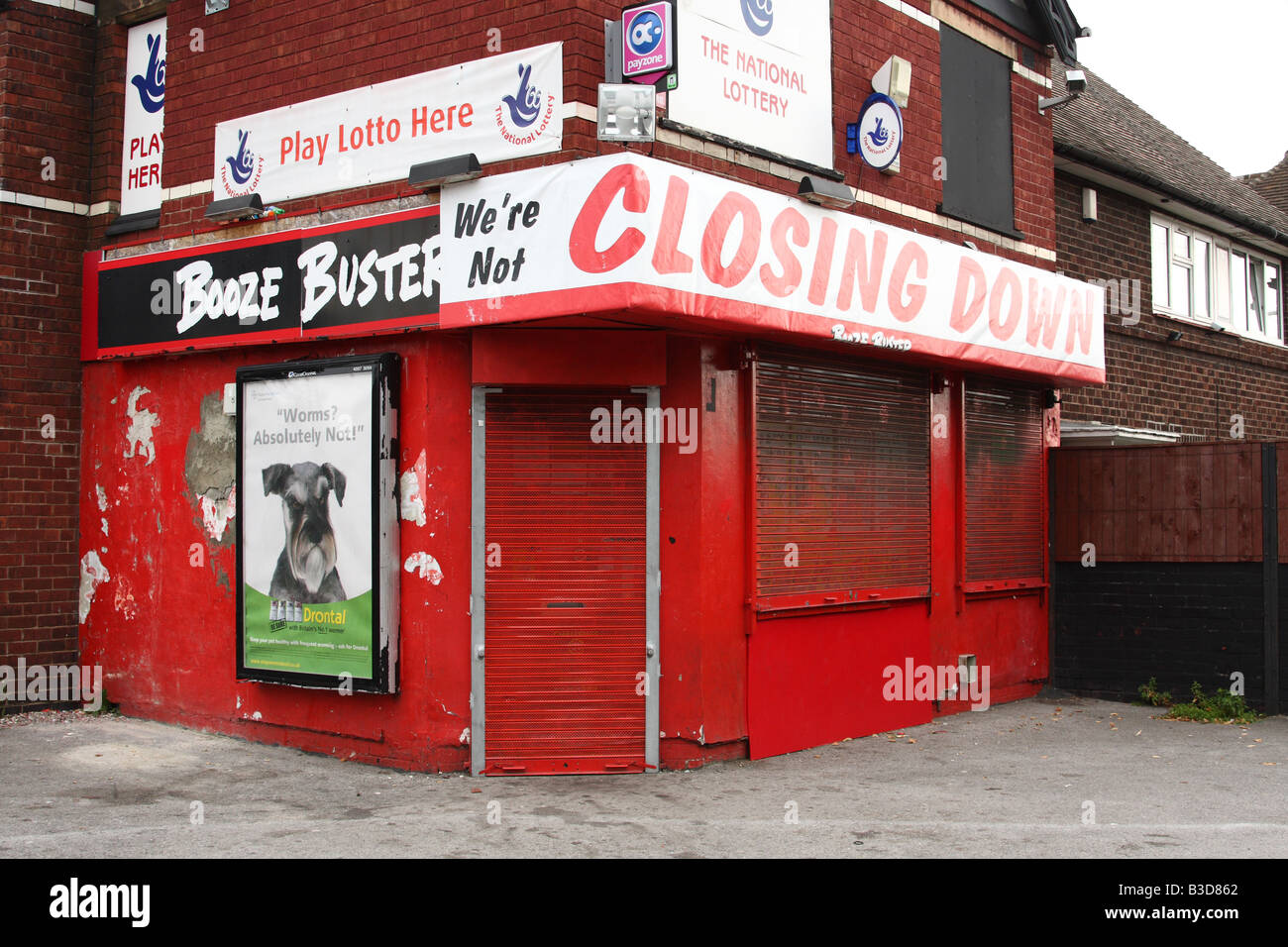 Un Booze Buster uscita in un Regno Unito città interna Foto Stock