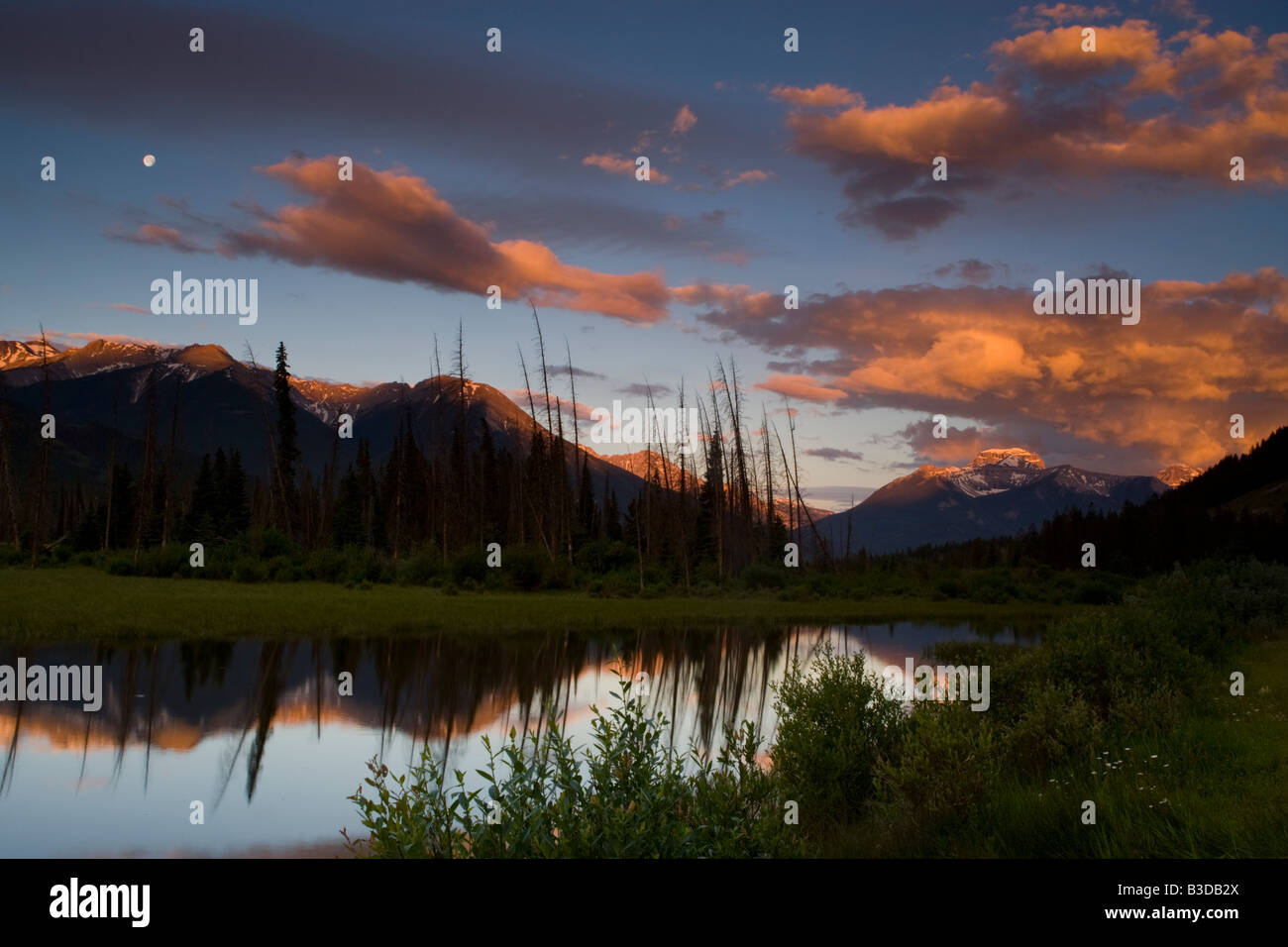 Montare Howard Douglas e il tramonto gamma nel Parco Nazionale di Banff Foto Stock