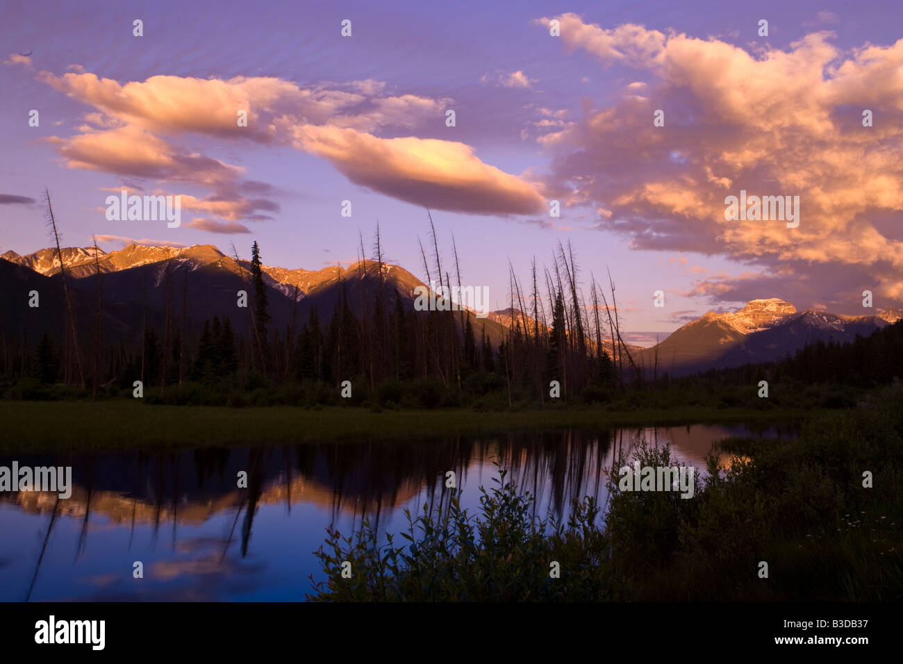 Montare Howard Douglas e il tramonto gamma nel Parco Nazionale di Banff Foto Stock