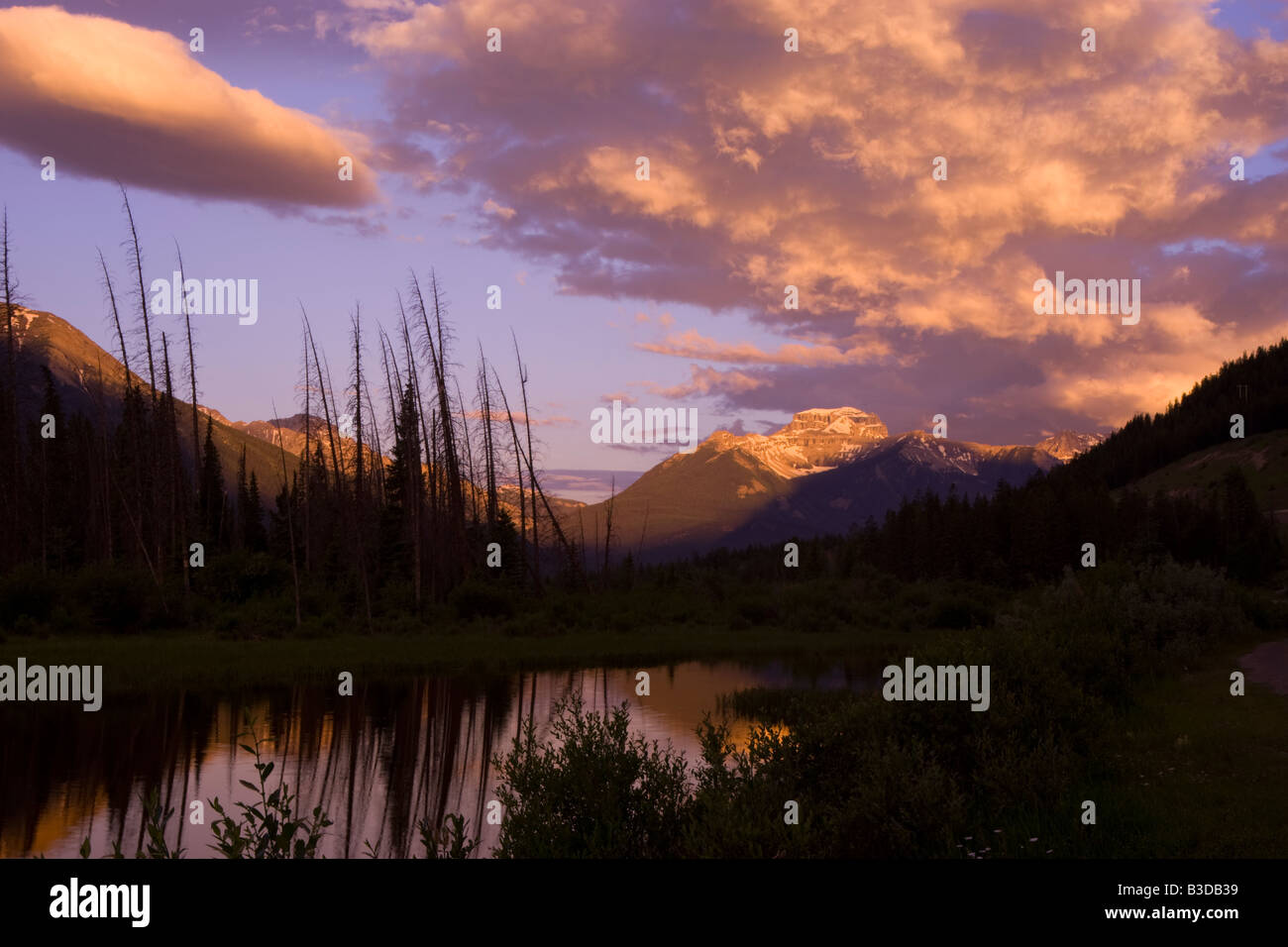 Montare Howard Douglas e il tramonto gamma nel Parco Nazionale di Banff Foto Stock