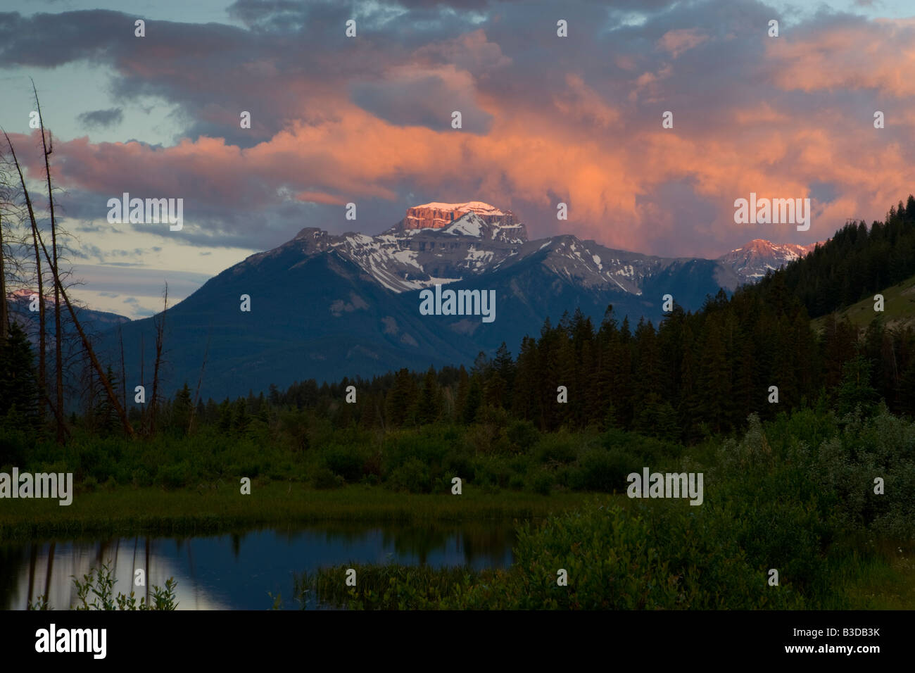 Montare Howard Douglas e il tramonto gamma nel Parco Nazionale di Banff Foto Stock