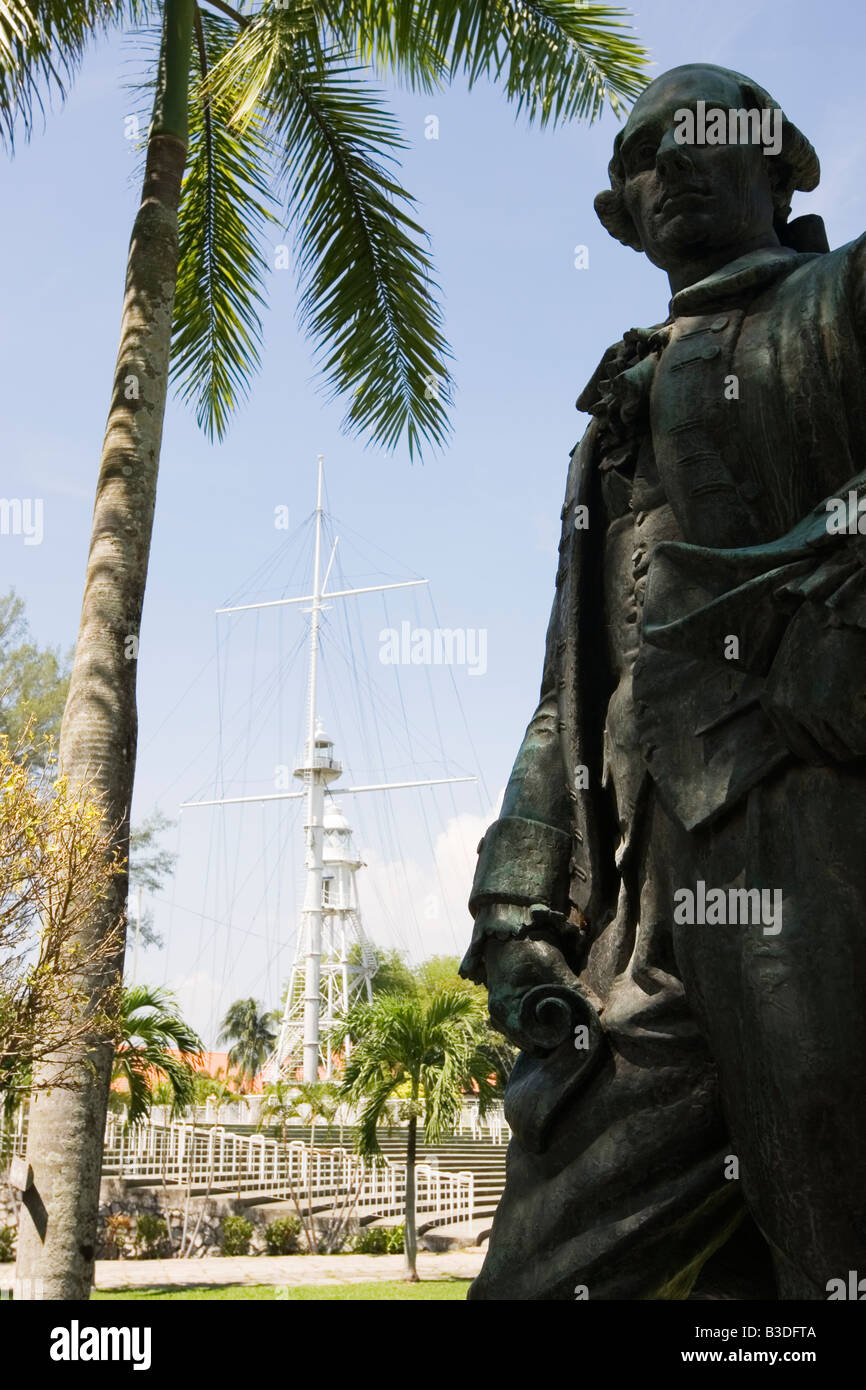 Statua del Capitano Francesco luce modellata da suo figlio Guglielmo luce Forte Cornwallis Georgetown Penang Island Malaysia Luglio 2008 Foto Stock