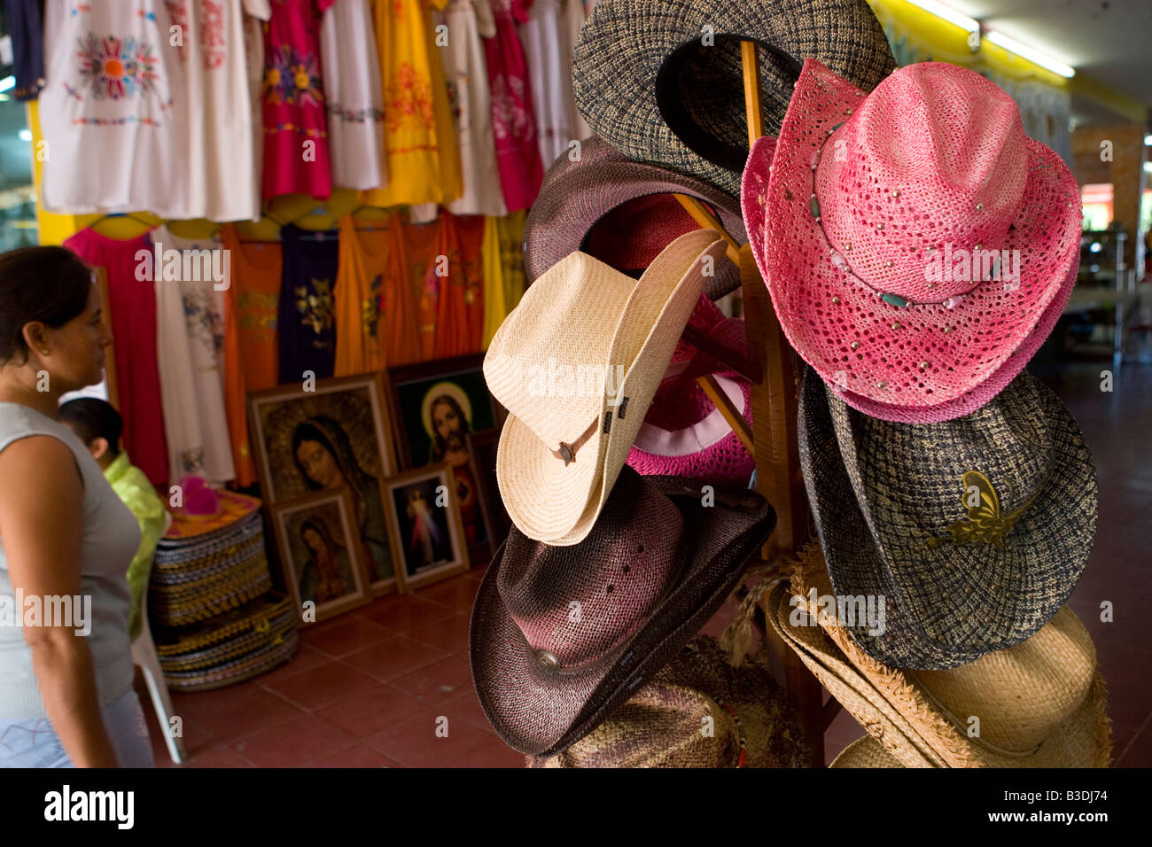 Negozio di souvenir in Mercado 28 a Cancún in Messico Foto Stock