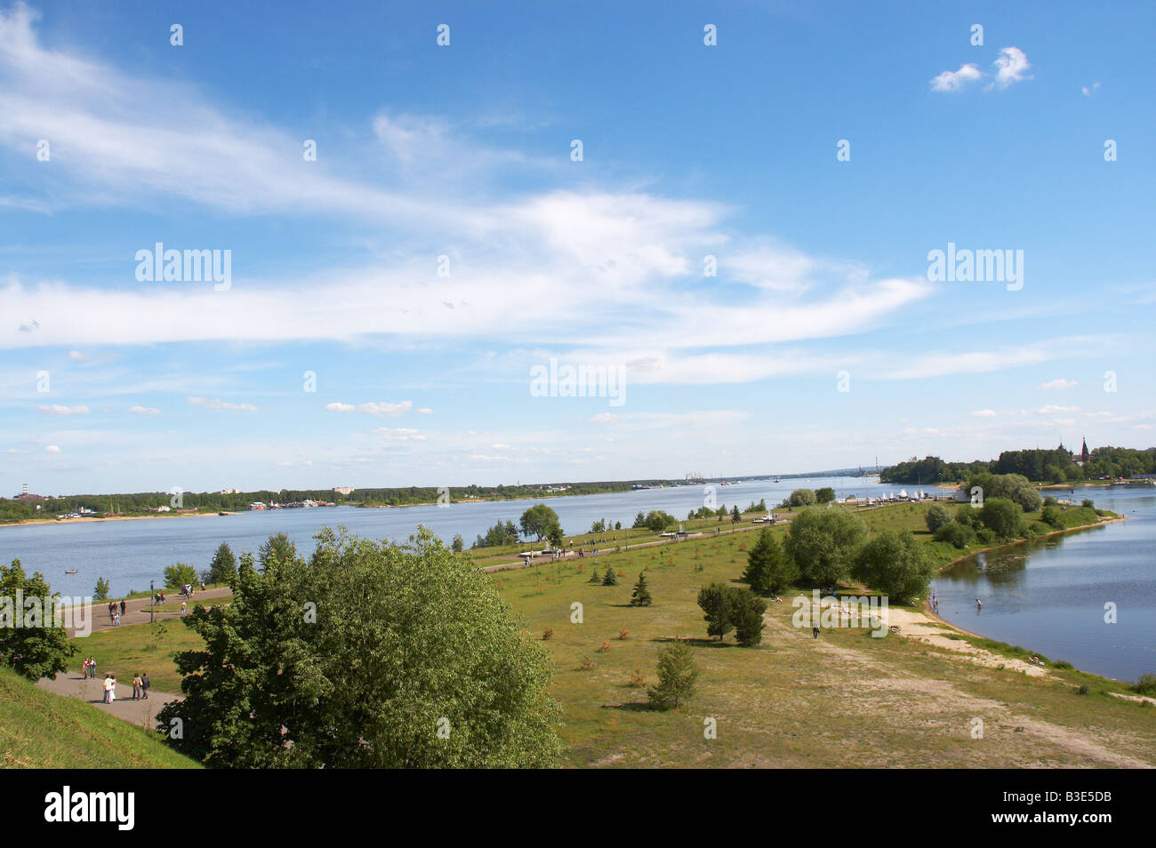 Il fiume Volga nella città di Yaroslavl Foto Stock