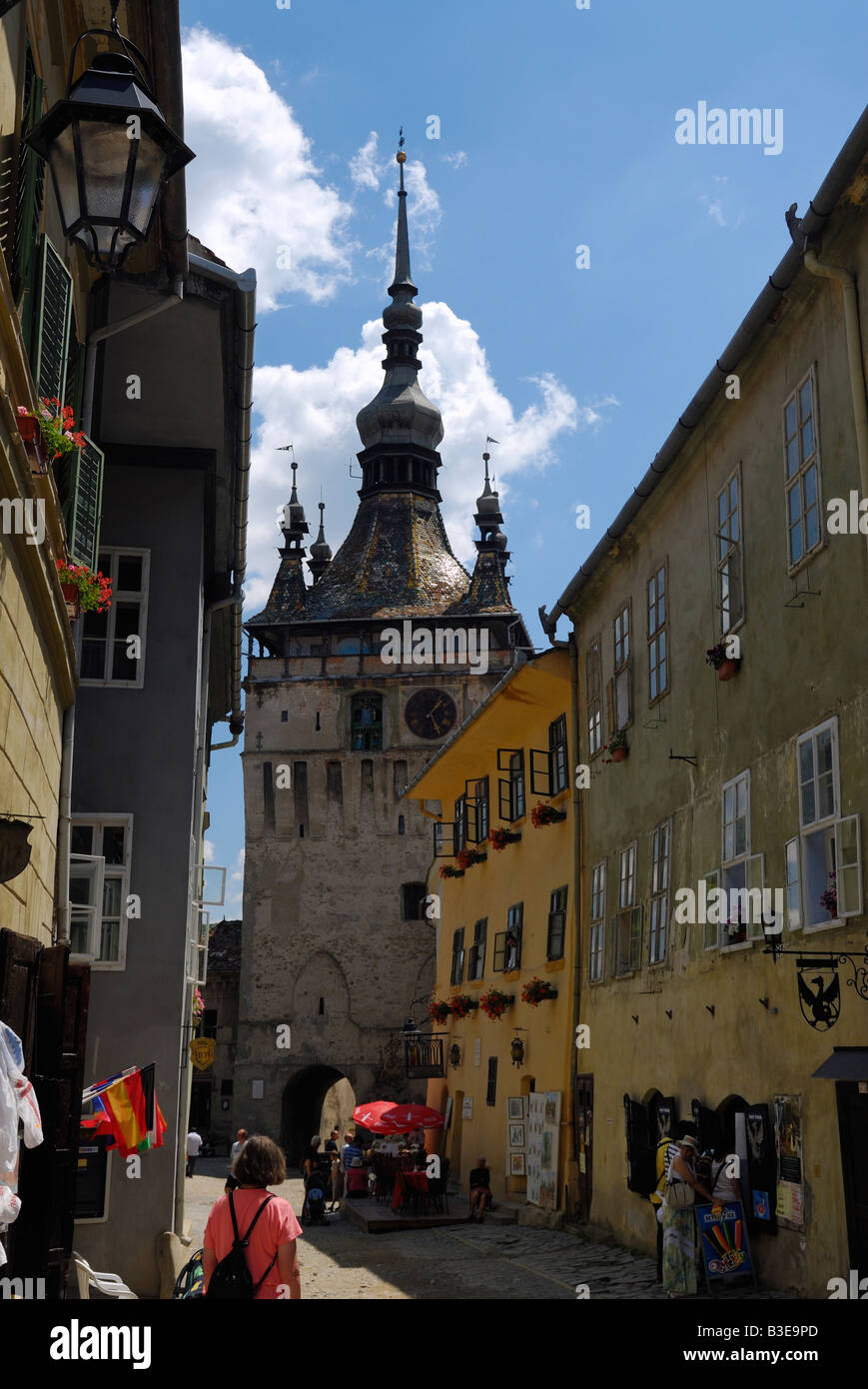 La Torre dell Orologio da Piata Muzeului Sighisoara Transilvania Romania Foto Stock