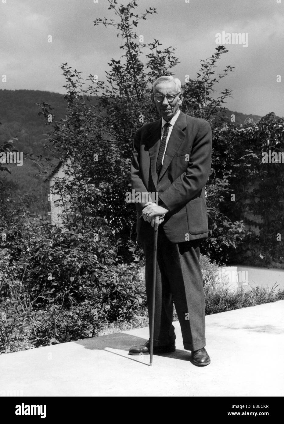 Bergengruen, Werner 16.9.1892 - 4.9.1964, autore/scrittore tedesco, full length, 1962, Foto Stock