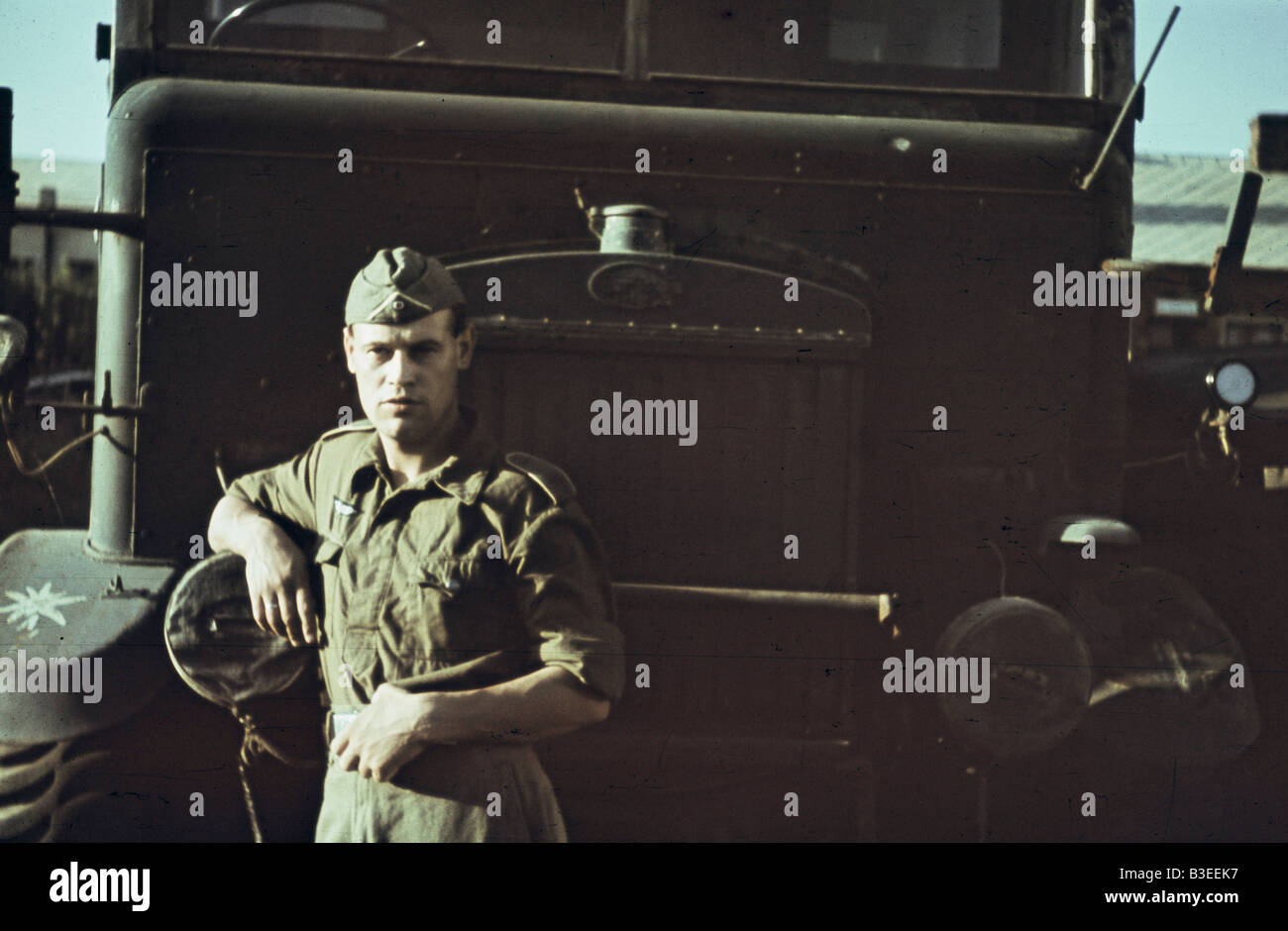 Soldato tedesco & carrello / SECONDA GUERRA MONDIALE / 1941 Foto Stock