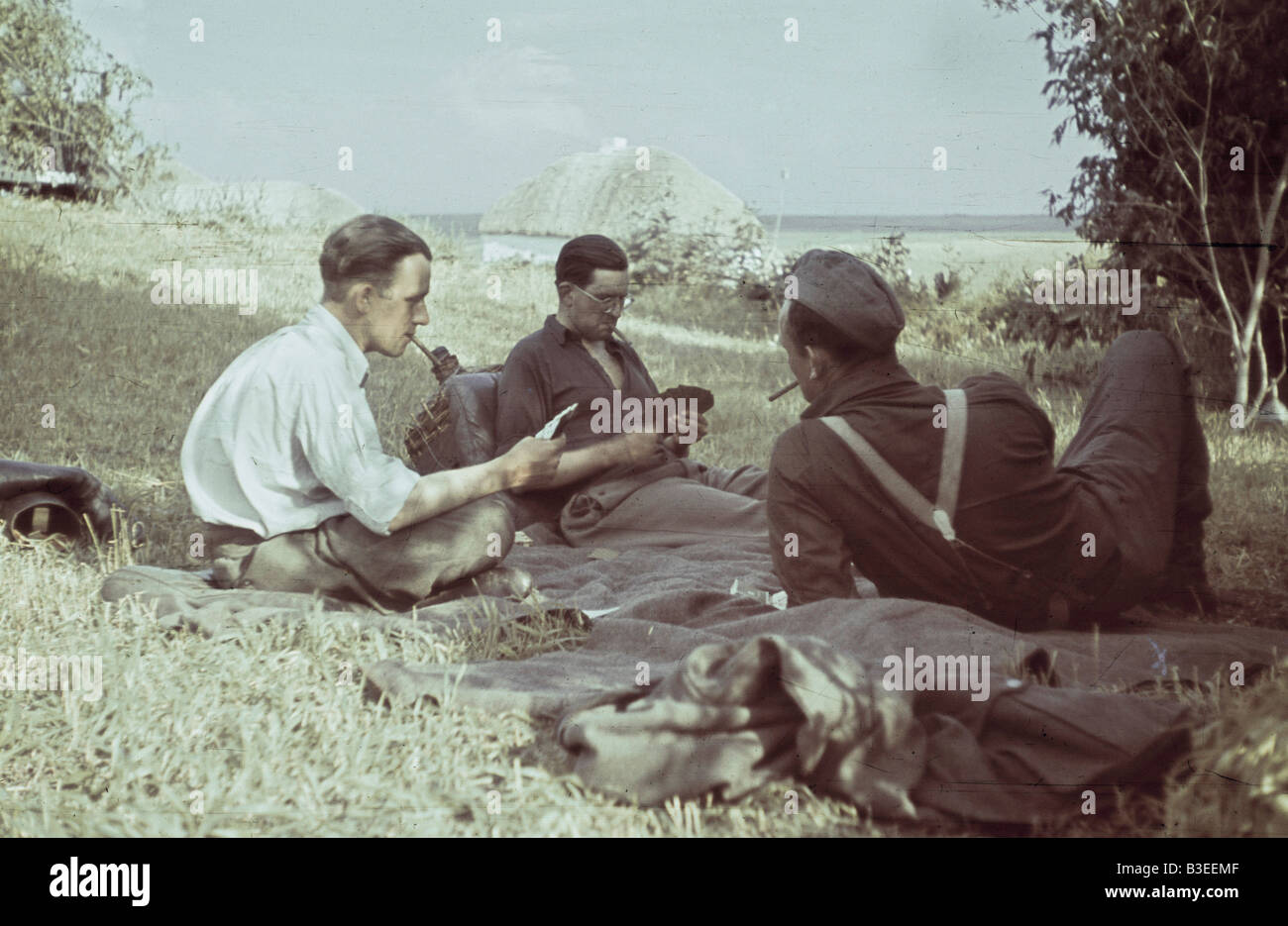 Le truppe tedesche a giocare a carte durante la seconda guerra mondiale // 1941 Foto Stock