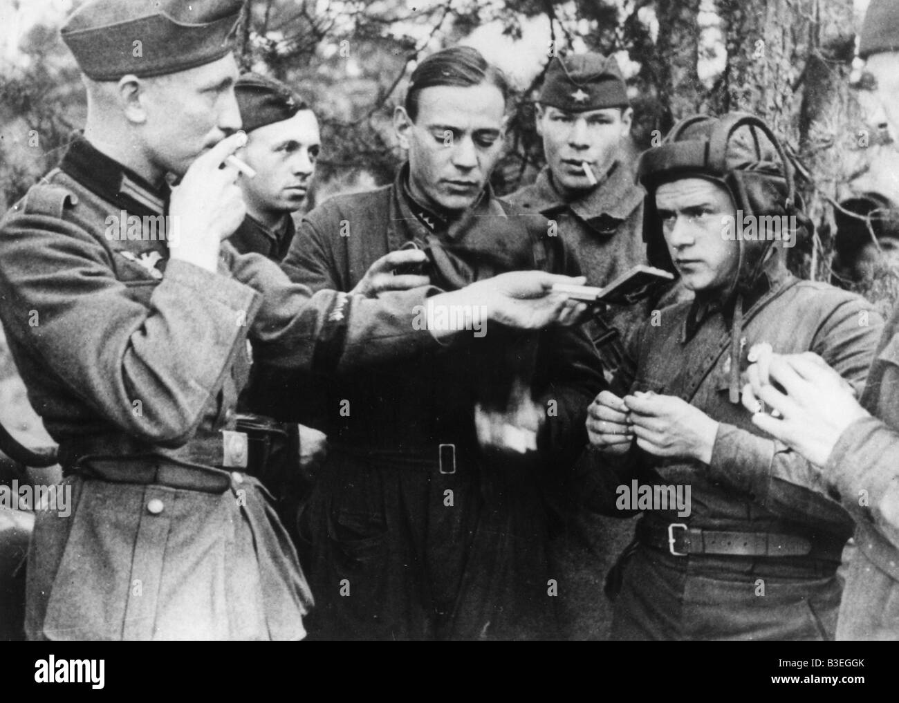 Tedesco e soldati sovietici in Polonia. Foto Stock