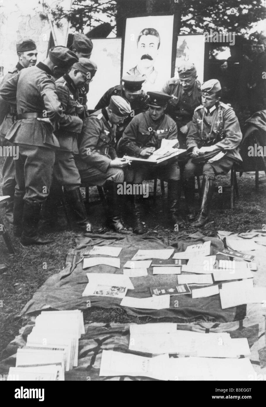 Tedesco e soldati sovietici in Polonia. Foto Stock
