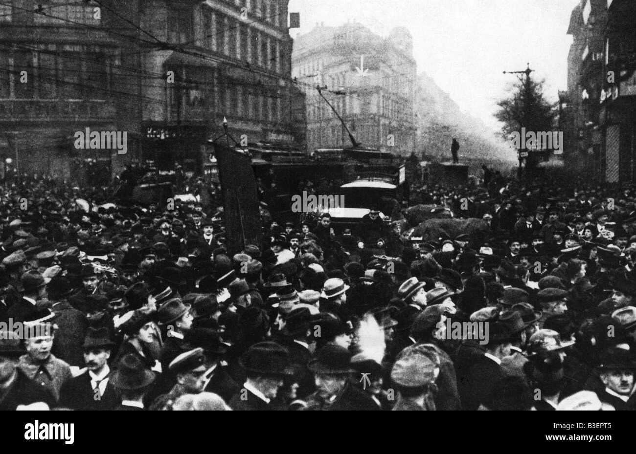 Geografia/travel, Germania, rivoluzione 1918/1919, la folla di persone a Potsdamer Platz, Berlin 9.11.1918, armistizio, fine del primo W Foto Stock
