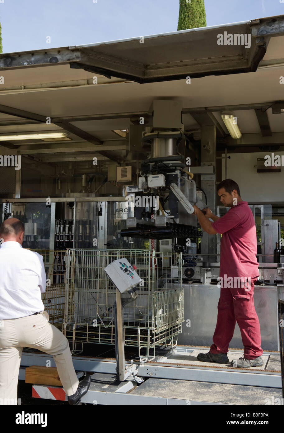 Bottiglia di imbottigliamento industria vinicola technic macchina Foto Stock