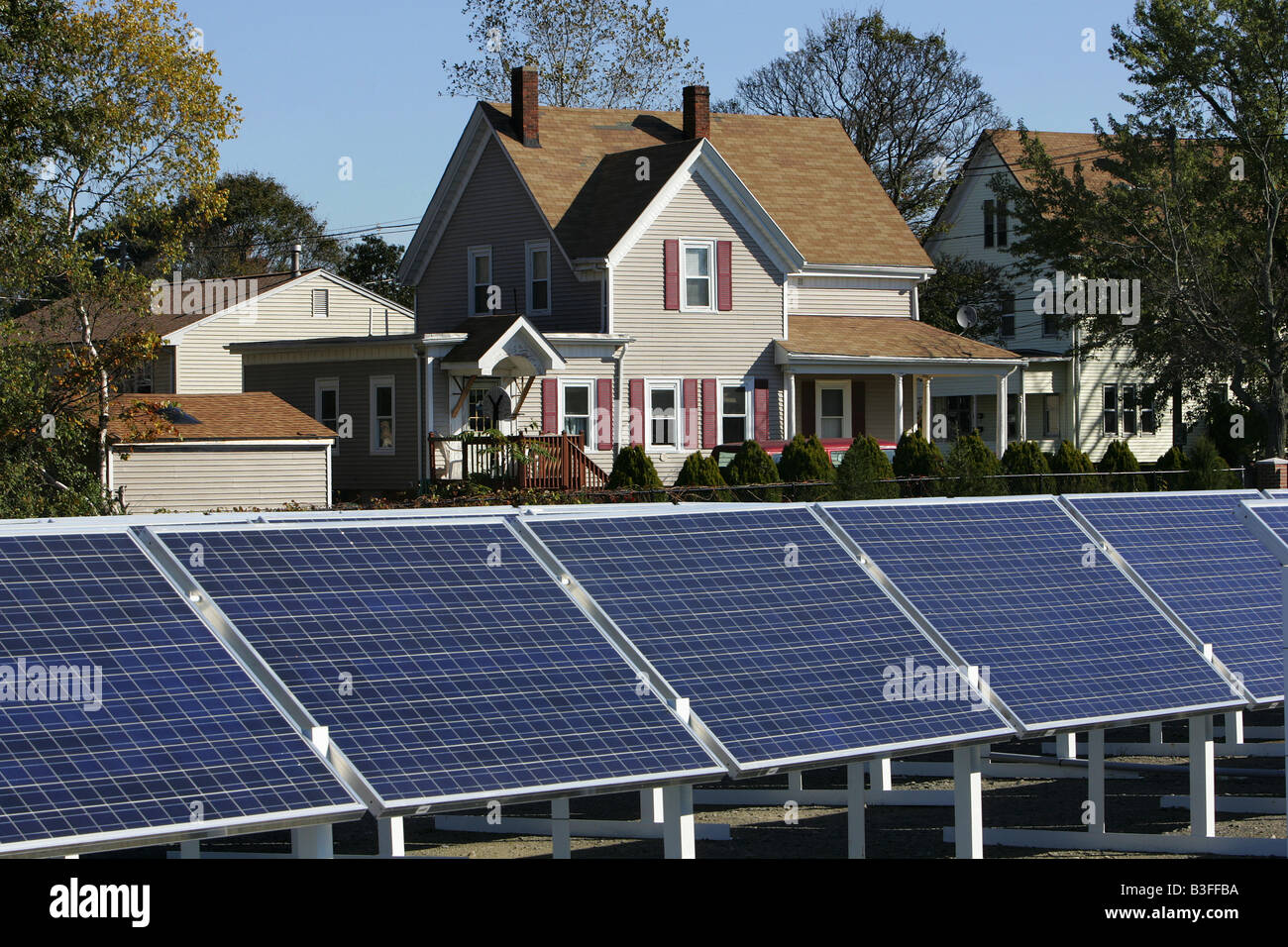 Pannelli solari alla generazione di elettricità solar array Brockton in Massachusetts Foto Stock
