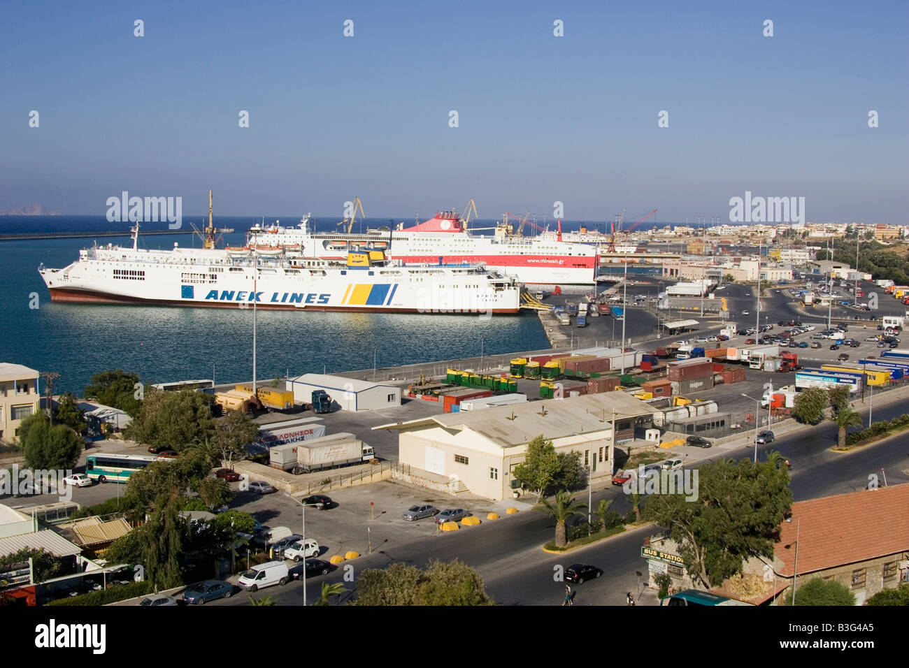 Il porto di Heraklion sull isola di Creta Grecia Heraklion è la capitale di Creta Foto Stock