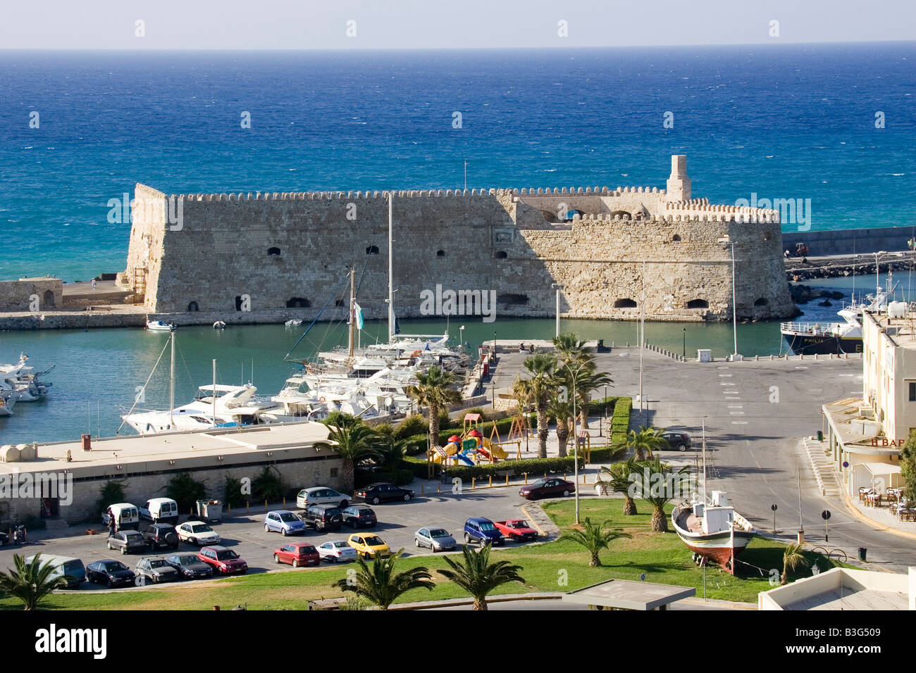 Il porto di Heraklion sull isola di Creta Grecia Heraklion è la capitale di  Creta Foto stock - Alamy