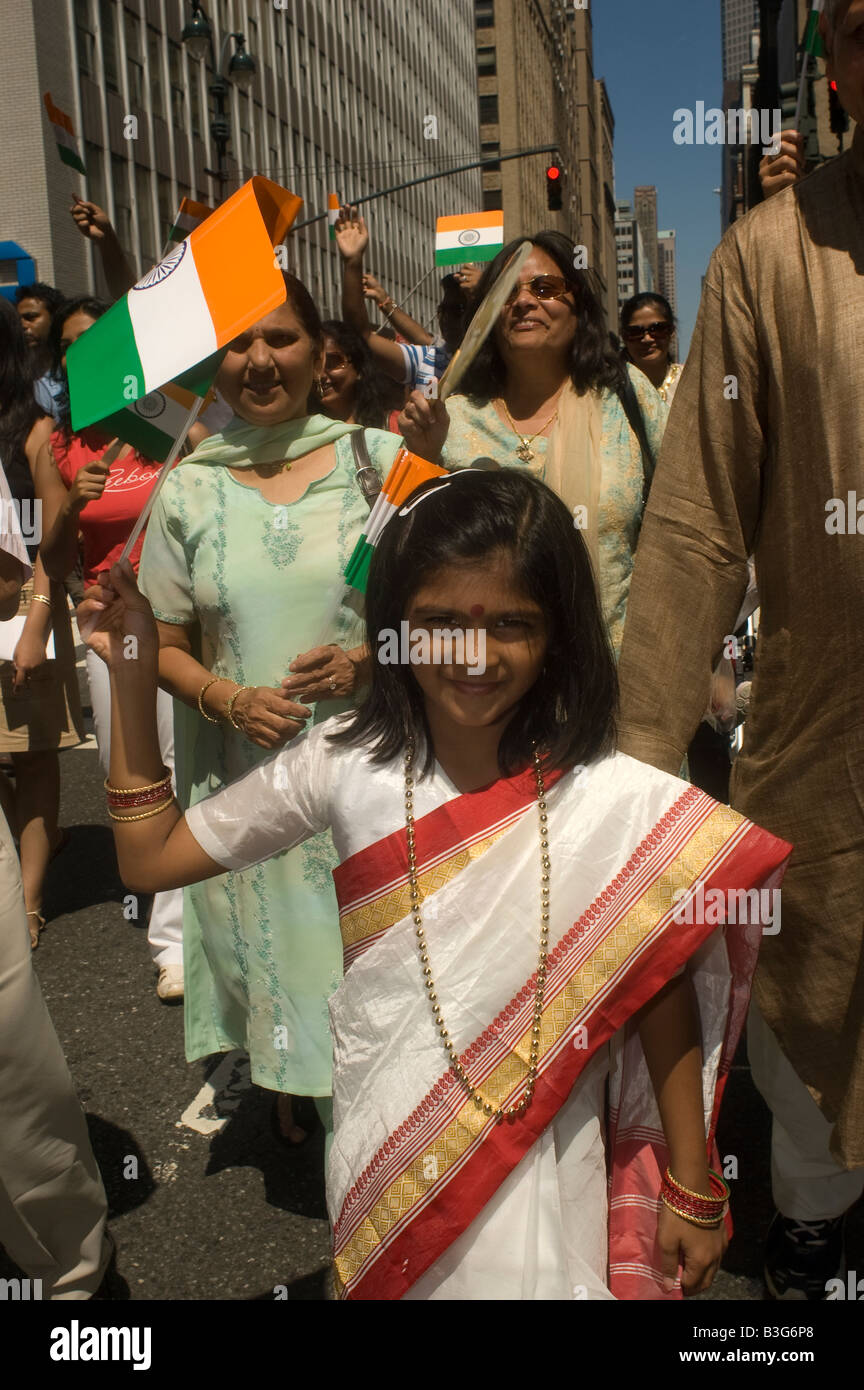 Indian americani dalla tri stato area intorno a New York marzo nel Indian Independence Day Parade Foto Stock