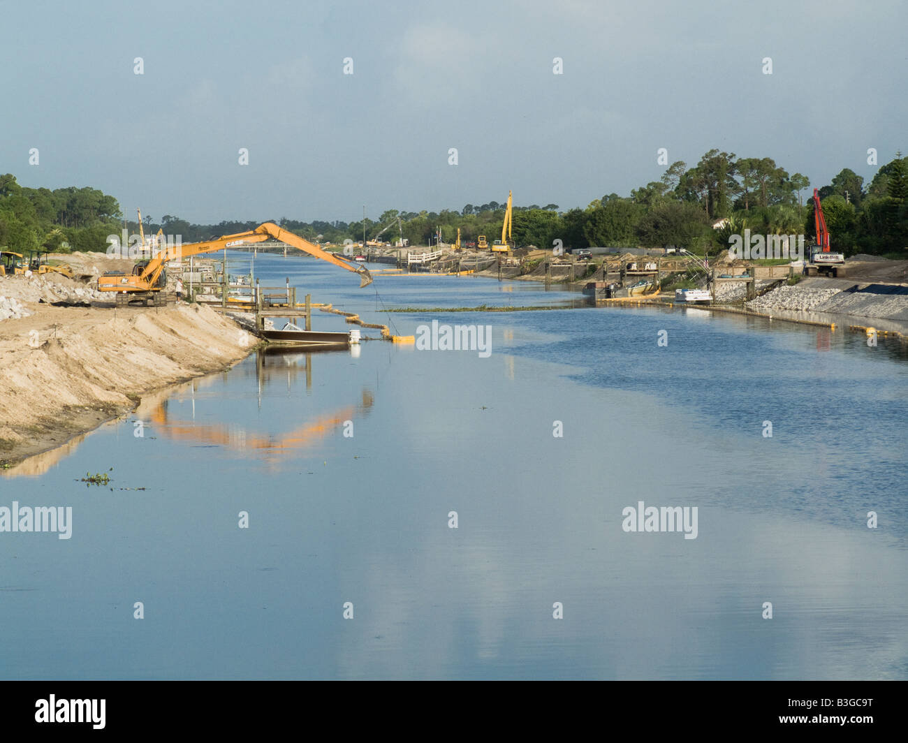 Canal bank rinforzo di miglioramento Foto Stock