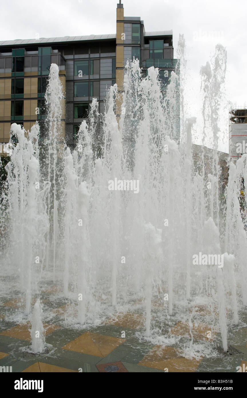 Fontana nel centro della città di Sheffield Foto Stock