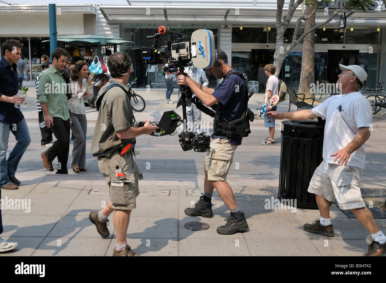 Popular Third Street Promenade di Santa Monica California utilizzati per la produzione televisiva, uno spettacolo chiamato pratica privata Foto Stock