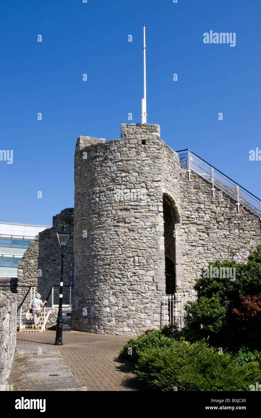 Vecchie mura della città torre in pietra, Southampton, Regno Unito Foto Stock