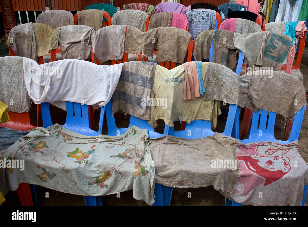 Vestiti di stracci di essiccamento Siem Reap Cambogia Foto Stock