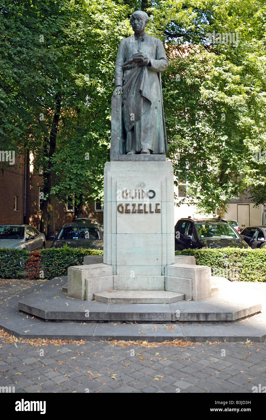 Statua di Guido Gezelle in Bruges Foto Stock