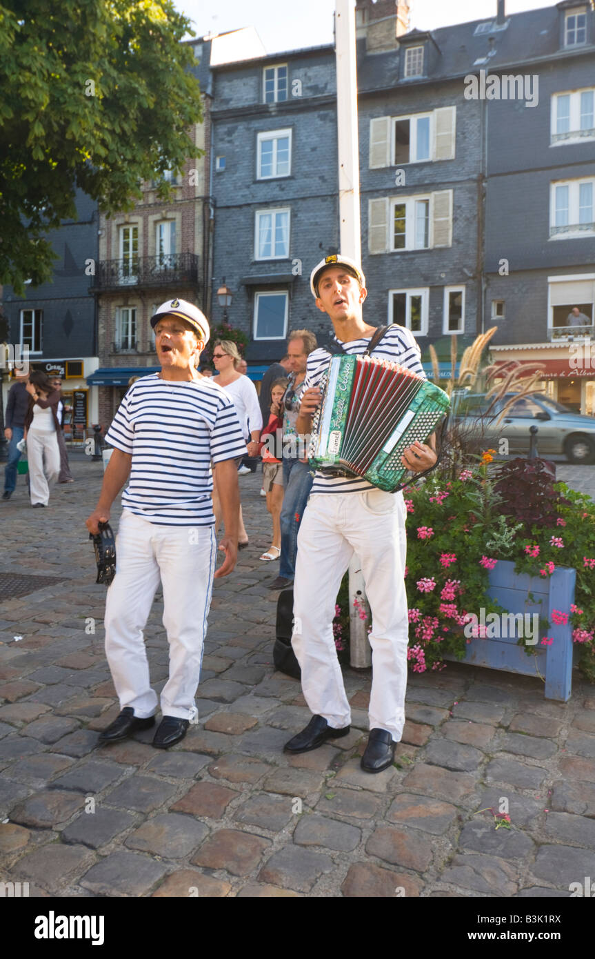 Spettacoli di strada Honfleur Calvados Normandia Francia Foto Stock