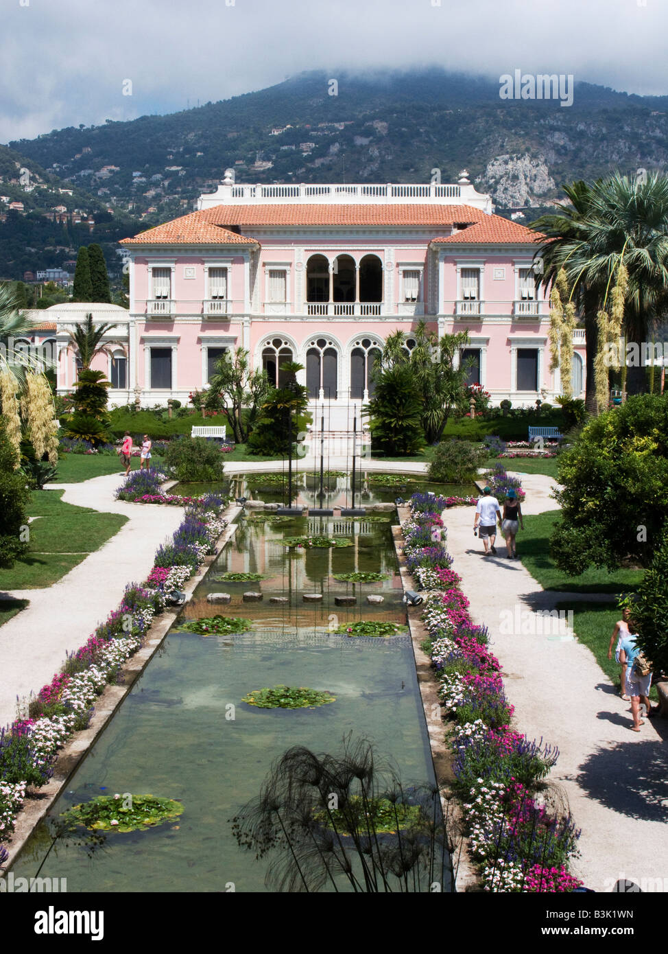 I giardini e la Villa di Ephrussi de Rothschild su Cap Ferrat vicino a Nizza Cote d Azur Provence di Francia Foto Stock