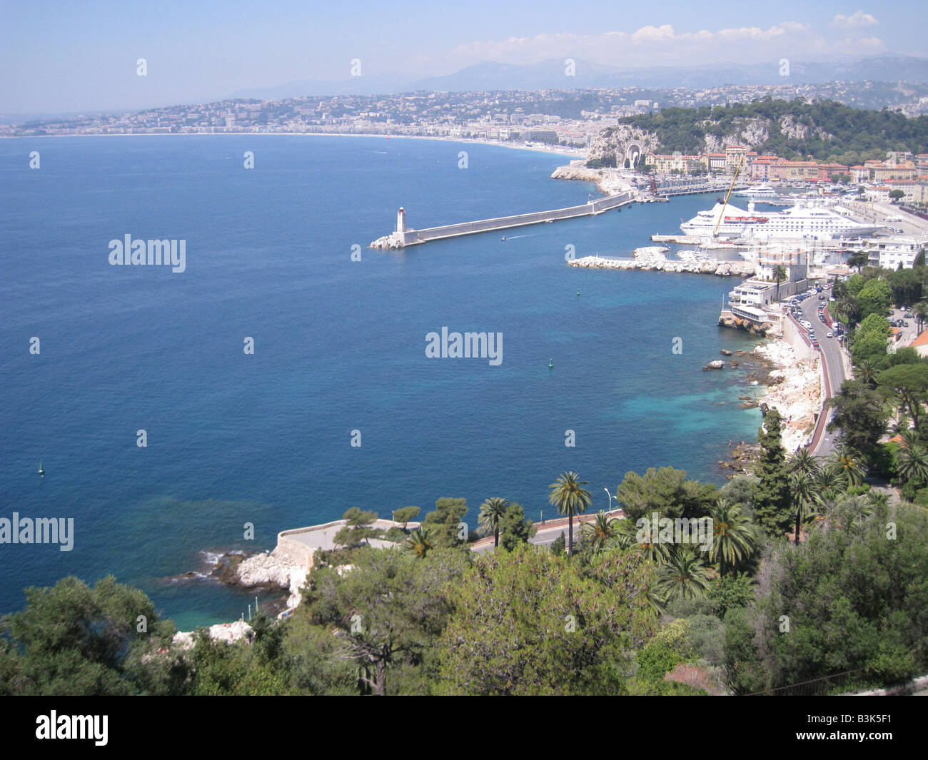 Nizza Francia vista verso ovest attraverso la baia Foto Stock
