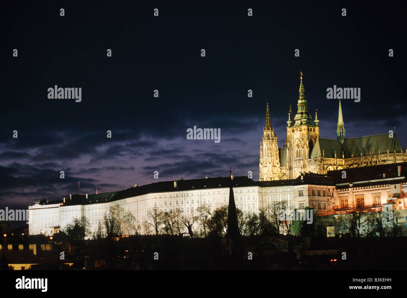 San Vito la cattedrale nel Castello di Praga all'alba Praga Repubblica Ceca Europa Foto Stock